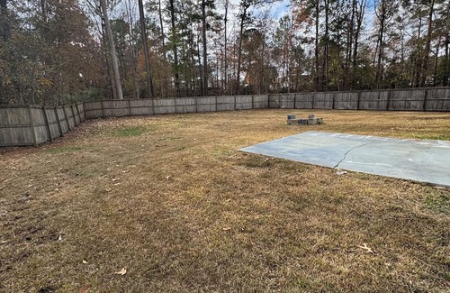 Moncks Corner Haus | Spacious 5-bedroom house in fabulous Moncks Corner w pool table game room & WiFi