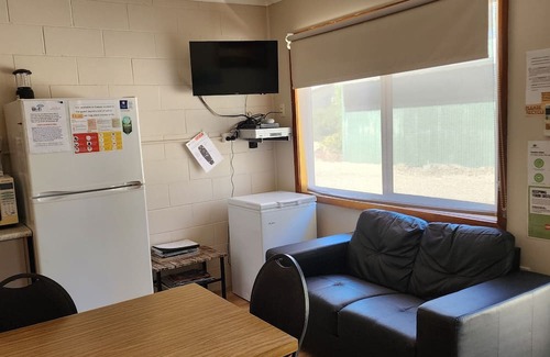 Bemm River Kabine | Cosy Nook Flat 1 - Ideal for families, fishing clubs and other interest groups