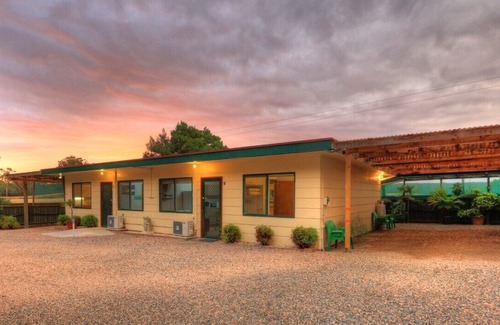 Bemm River Kabine | Cosy Nook Flat 1 - Ideal for families, fishing clubs and other interest groups