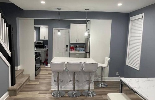 Howard Park Haus | Luxury*3BR/3BA*Home w/Private*Parking*Top*Locationnn