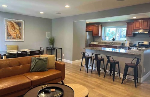Placentia Haus | Near Disneyland. 4BR, 2BA, Newly Remodeled House