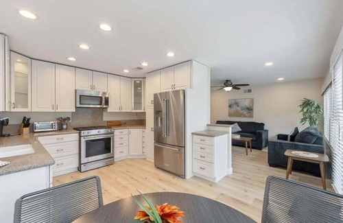 Huntington Beach Haus | Serenity Haven in Huntington- Beach vibe & pool