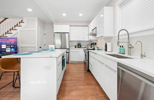 Allston Haus | Luxe 3BD 2BA apt close to Downtown w Free Parking!