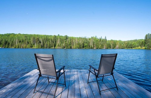 Saint-Alphonse-Rodriguez Haus | Chalet Hello| Private Lake Access | Hot Tub | EV