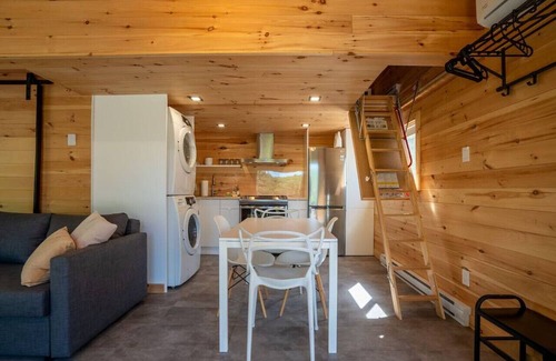 Saint-Alphonse-Rodriguez Haus | Chalet Hello| Private Lake Access | Hot Tub | EV