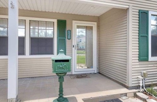Texas City Haus | Private Bedroom w/Pool #7