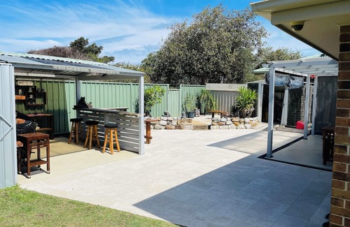 Tuncurry Haus | Tuncurry Tranquility family and dog friendly house conveniently located
