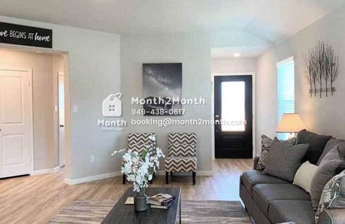 San Antonio Haus | Utopia on Booker Trail E#41225