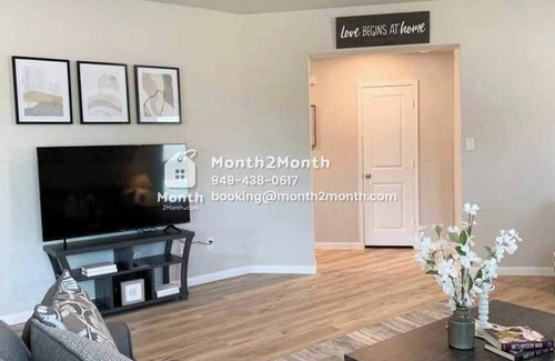 San Antonio Haus | Utopia on Booker Trail E#41225