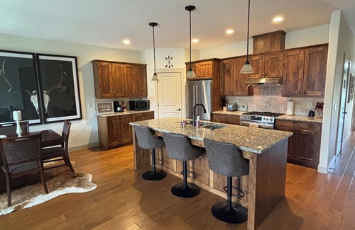 Battle Ground Haus | Charming 3-bedroom house with WiFi, AC in peaceful Battle Ground