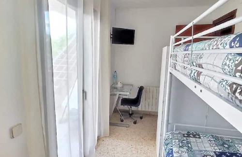 Tarragona Wohnung | Italia -Triple Room with Private Bathroo