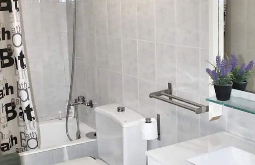 Tarragona Wohnung | Italia -Triple Room with Private Bathroo