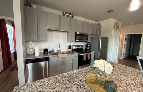 Summerville Wohnung | Charming 2-bedroom apartment in delightful Summerville with WiFi, AC