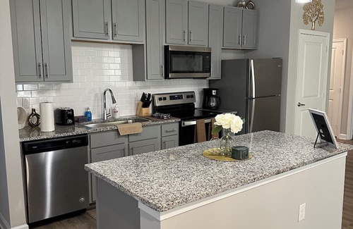 Summerville Wohnung | Charming 2-bedroom apartment in delightful Summerville with WiFi, AC