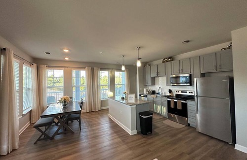 Summerville Wohnung | Charming 2-bedroom apartment in delightful Summerville with WiFi, AC