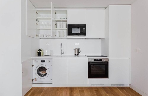 Alto do Pina Wohnung | Blueground | Areeiro, w/d, a/c, swimming pool