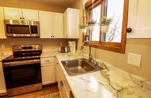 Lake Delton Eigentumswohnung | Waterfront Boho Retreat