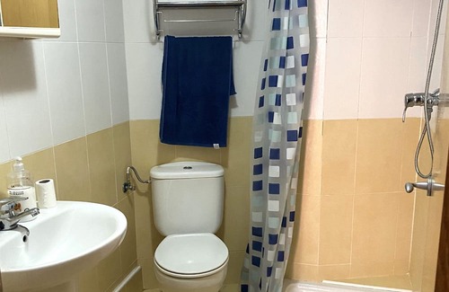 Puerto de Mazarron Wohnung | Accessible apartment 50 metres to beach ,large communal pool, sea view balcony