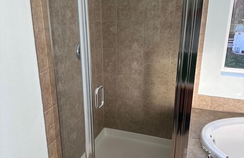 Kent Haus | Welcoming 2-bedroom house in Kent with WiFi