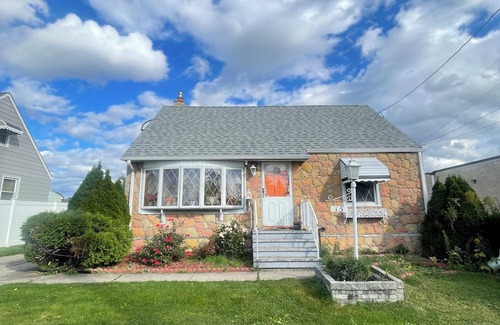 Cheektowaga Haus | Cozy Home in Cheektowaga