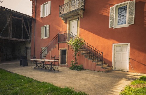 Rouede Haus | Country House 'Maison De Rouède' with Mountain View, Wi-Fi and Air Conditioning