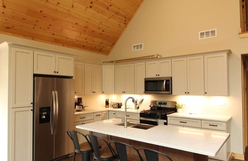 Brownfield Haus | Spacious 5-bedroom house with short walk to the banks of the Saco river