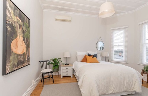 Kingsland Haus | Spacious 4-bedroom house in marvelous Auckland with WiFi, AC