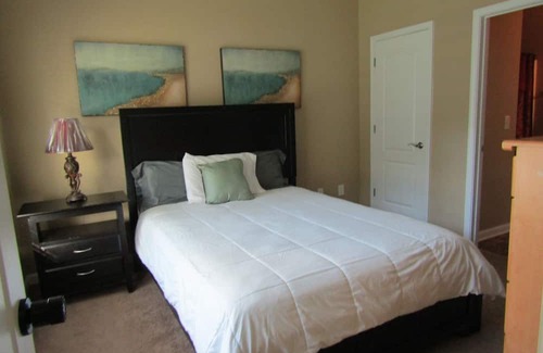 Clarkdale Haus | Charming 1-bedroom space with livingroom WiFi and AC in fabulous Douglasville