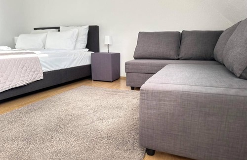 Roggendorf/Thenhoven Wohnung | Modern, spacious apartment with home office and balcony