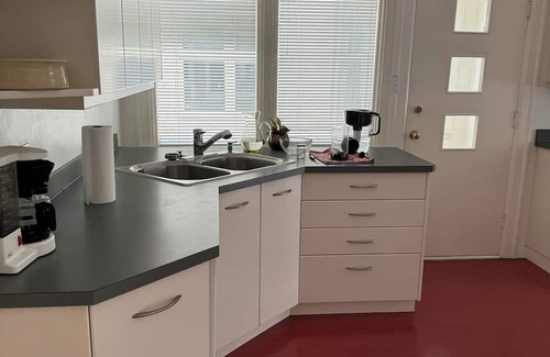 Saskatoon Downtown Haus | 5 minutes to downtown, University, Hospital, Cozy Gallery House on the River