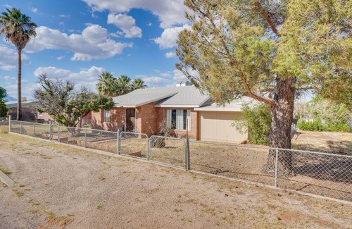 Pomerene Haus | 11 Mi to Kartchner Caverns: Home w/Yard in Benson