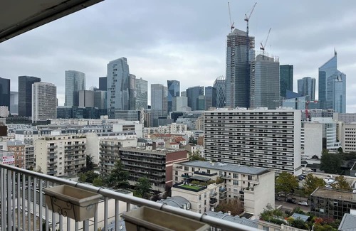 Puteaux Wohnung | Chic & Spacieux avec vue imprenable sur la Défense