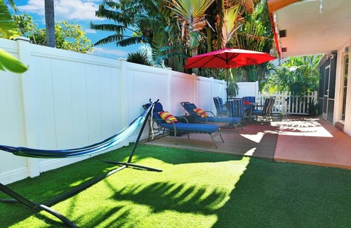 Melaleuca Gardens Haus | Spacious 4-bedroom house in charming Dania Beach with WiFi, AC Dock Water Access