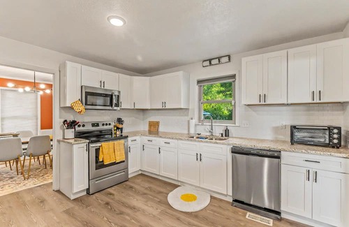 Augusta Haus | Hurricane Info Updated ~ Check Description ~ Pet Friendly ~ Pool