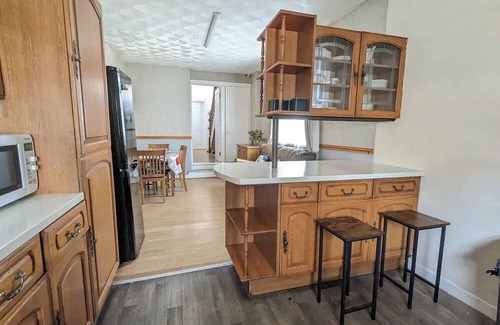 Roath Haus | 6 Bed - Sleeps 10 Lake, Green Spaces & Central