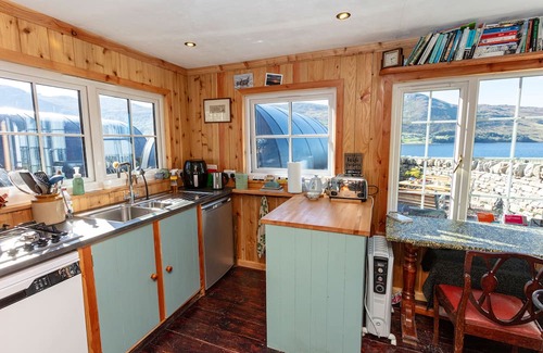 Garve Kabine | Luxury pods with a stunning loch view and access