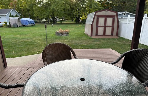 Pymatuning Central Haus | Charming 2 BR Lake House Steps from Pymatuning