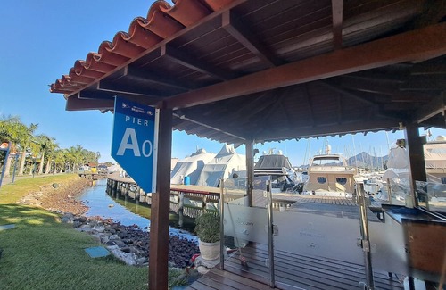 Itinga Haus | Suite 2 Simple WITH comfortable air conditioning Bracuí Beach