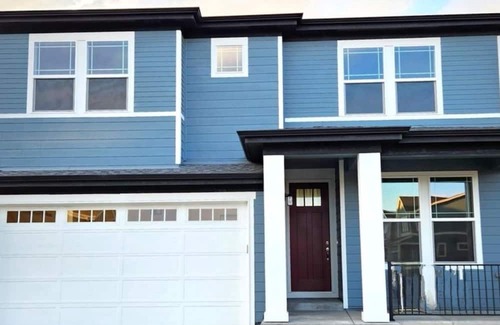 Superior Haus | Spacious Home. Trails, open space & Views.nn