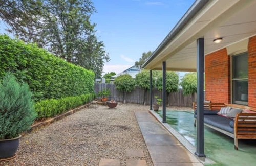 East Tamworth Haus | Charming 4-Bedroom Property with Pool in Tamworth