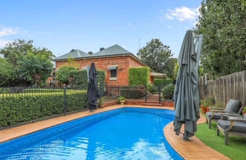 East Tamworth Haus | Charming 4-Bedroom Property with Pool in Tamworth