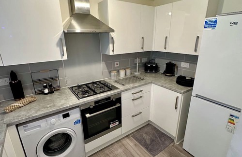 Bordesley Haus | Modern 5 Bedroom Central House With Wifi