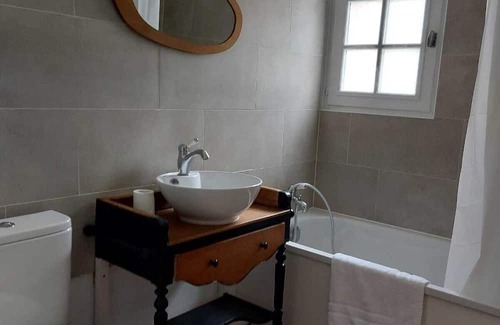 Saint-Viatre Sonstige | Big House in the Forest - Ideal Refuge for Family Reunions and Friends!