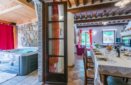 Chianciano Terme Haus | Beautiful private villa with A/C, private pool, hot tub, WIFI, TV, patio, panoramic view and par.