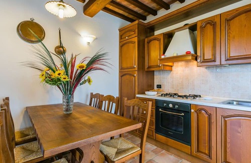 Chianciano Terme Haus | Beautiful private villa with A/C, private pool, hot tub, WIFI, TV, patio, panoramic view and par.