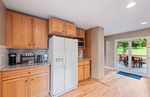 Mercer Island Haus | Private park in a cozy home next to I-90 huge yard