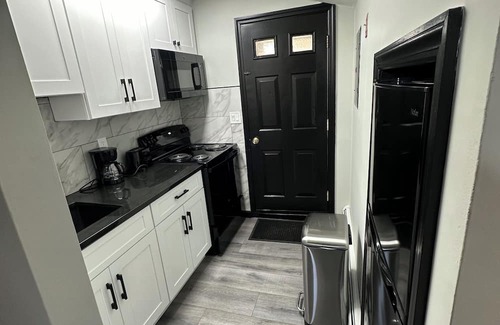 Danbury Wohnung | Cozy 1-bedroom apartment in welcoming Danbury with AC, WiFi