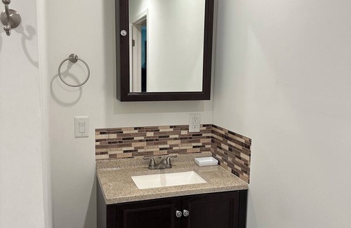 Foneswood Haus | Charming house in pleasant Montross with AC, WiFi