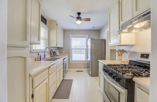 Yuba City Haus | Bright and newly remodeled 3-bedroom home, close to hospital, shopping...