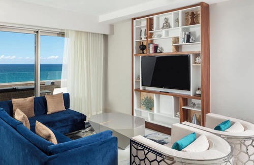 El Marasal Resort | 3 BEDROOM OCEANFRONT LUXURY GARZA BLANCA RESORT - CABO - NOV. 30 - DEC. 7, 2024